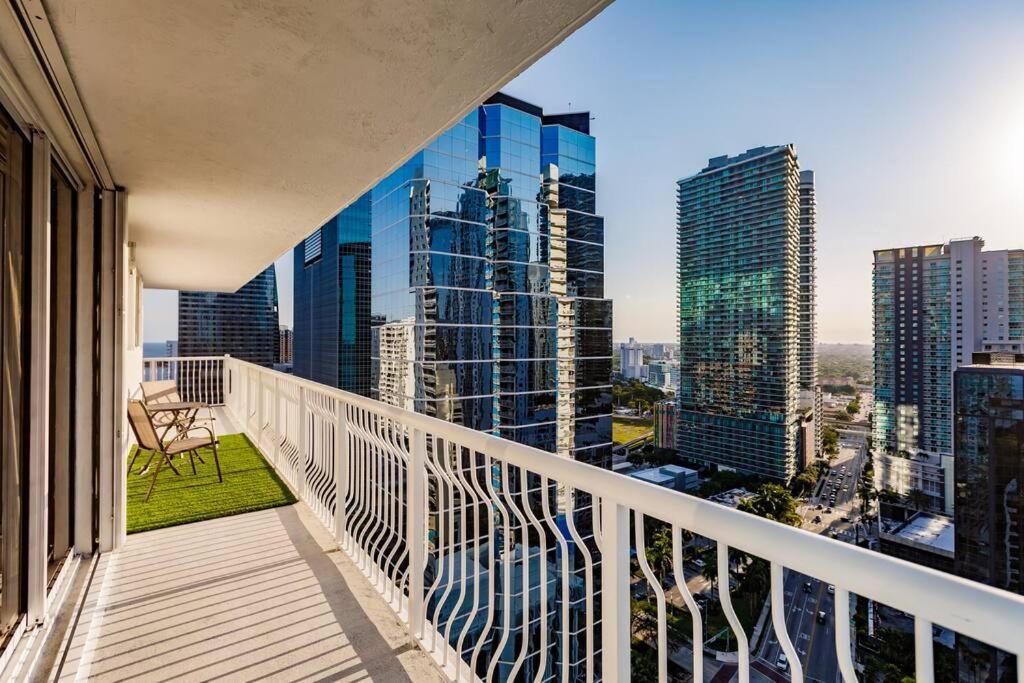 Upscale Brickell 3 Bedroom With Water Views And Free Parking Miami Exterior foto