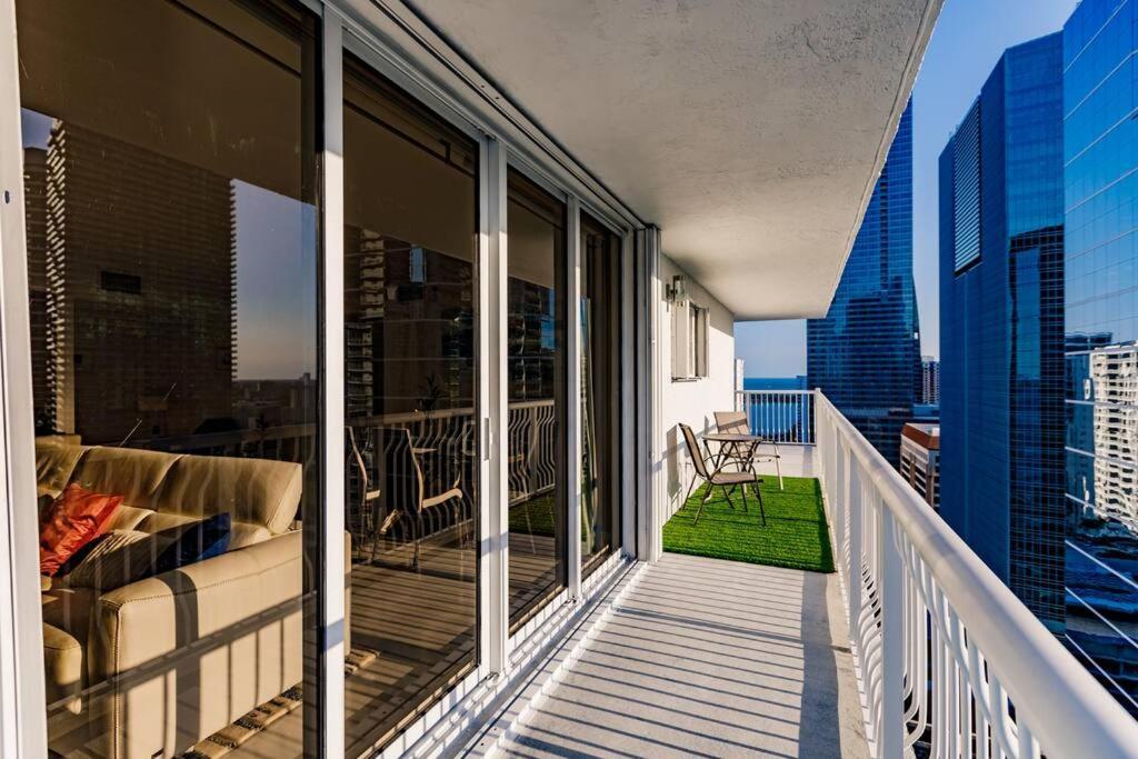 Upscale Brickell 3 Bedroom With Water Views And Free Parking Miami Exterior foto