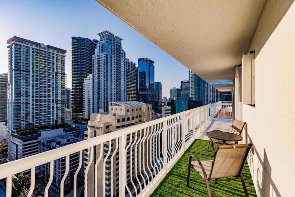 Upscale Brickell 3 Bedroom With Water Views And Free Parking Miami Exterior foto