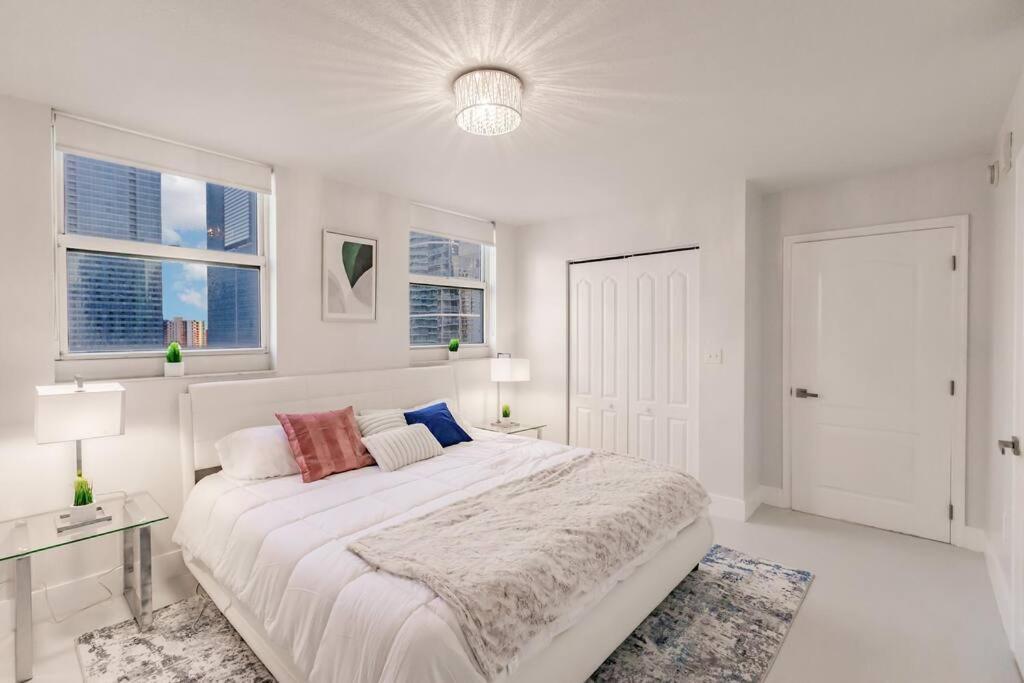Upscale Brickell 3 Bedroom With Water Views And Free Parking Miami Exterior foto